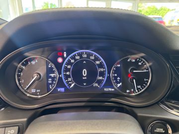 Bild 20 Opel Insignia B Sports Tourer Innovation AHK LED HUD