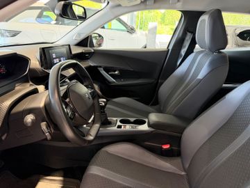 Bild 16 Peugeot 2008 Allure AHK Navi
